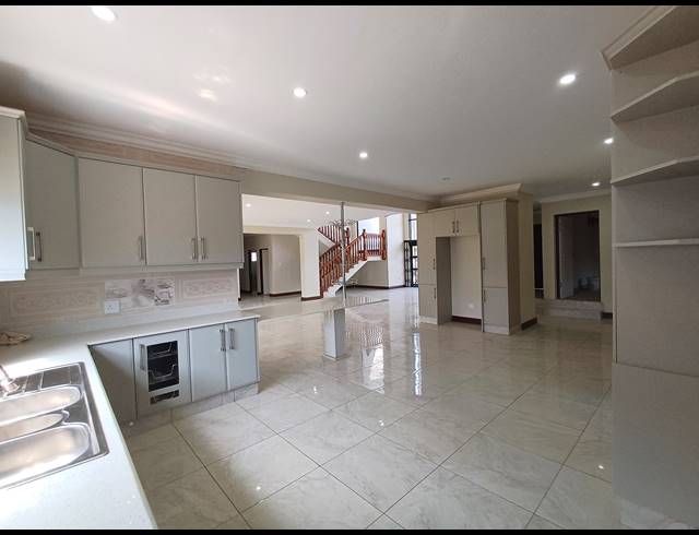 5 BEDROOM HOUSE FOR SALE IN HILTON GARDENS